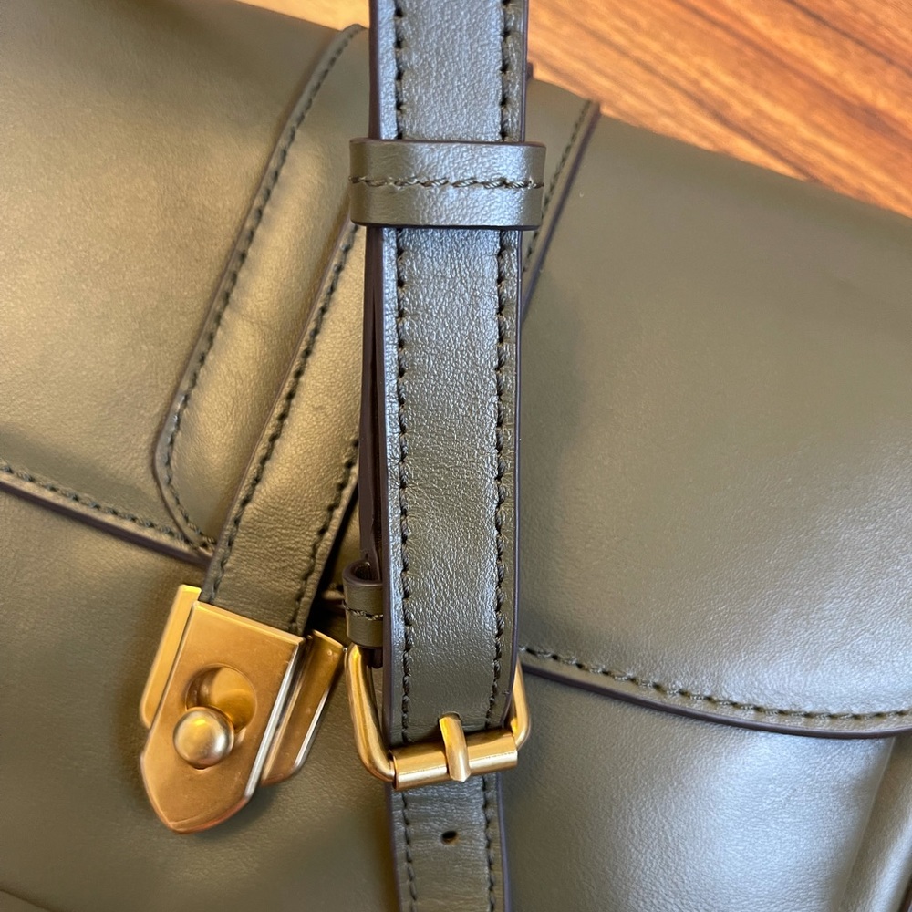 NWT Banana Republic Leather purse - Picture 3 of 6
